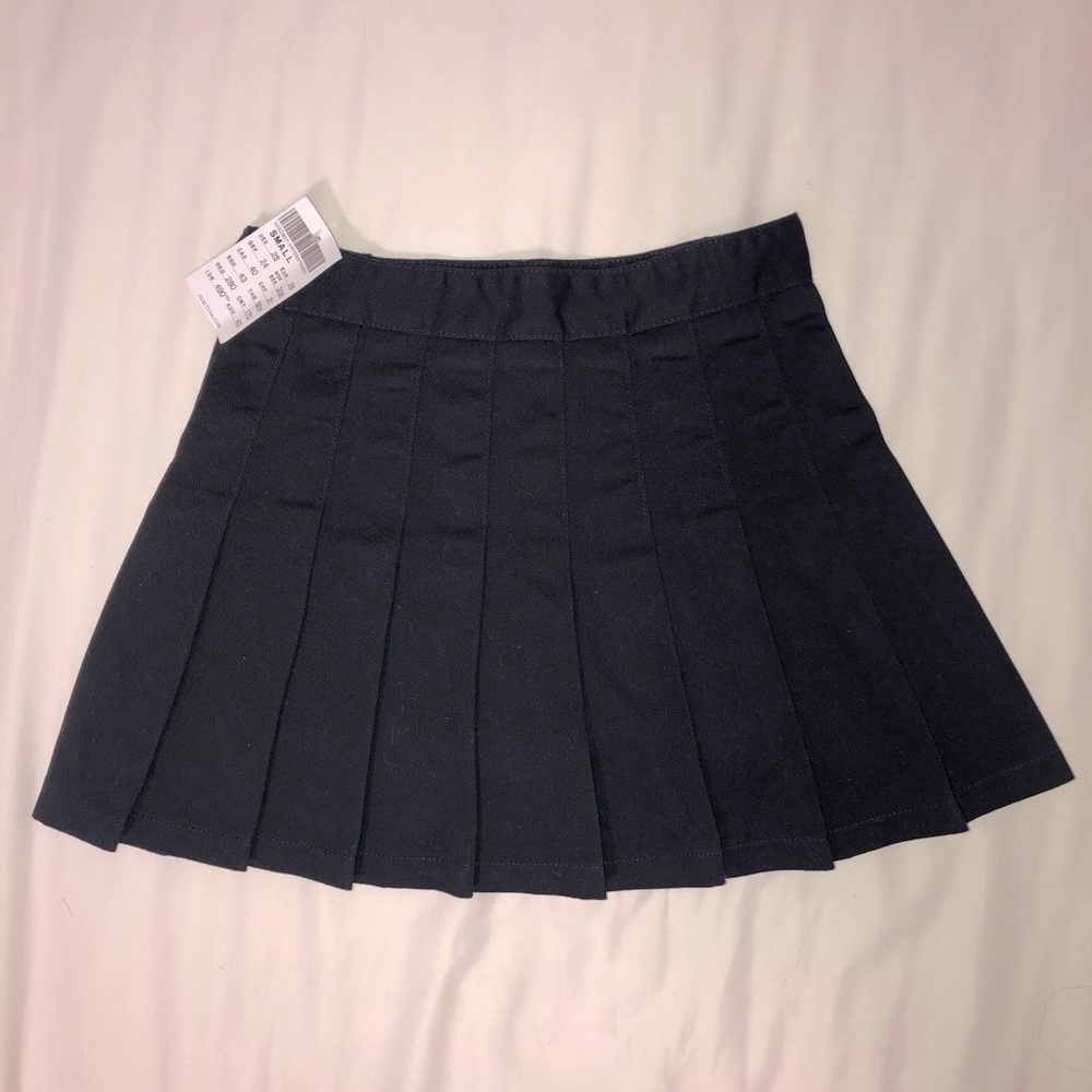 NWT Brandy Melville Pleated Dana Skirt